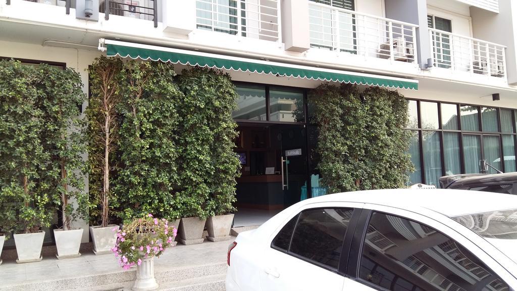 U Place Korat Nakhon Ratchasima Luaran gambar